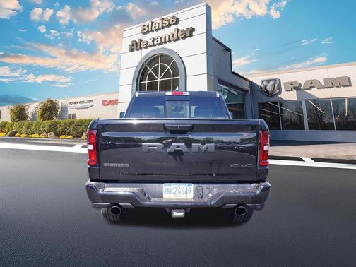 Diamond Black Crystal Pearlcoat 2026 RAM 1500 Big Horn/Lone Star