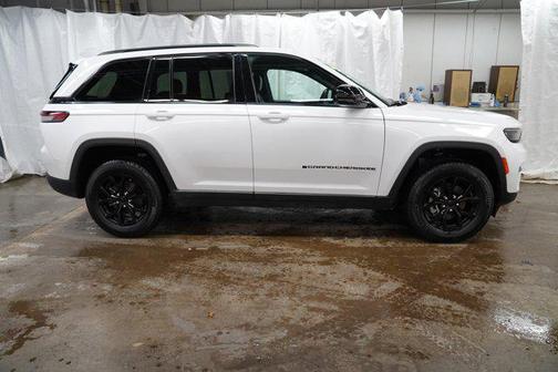 2024 Jeep Grand Cherokee Altitude