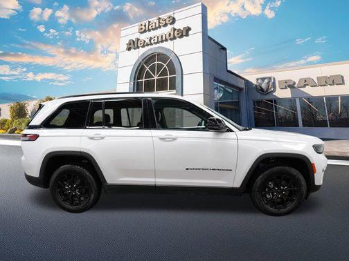 2024 Jeep Grand Cherokee Altitude