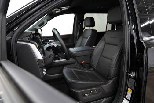 Onyx Black 2025 GMC Yukon XL Denali