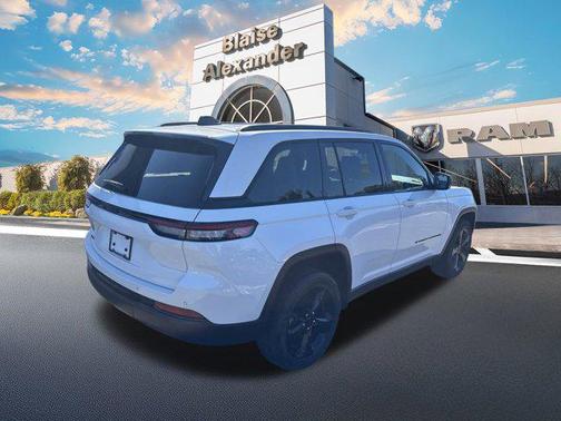 2023 Jeep Grand Cherokee Altitude