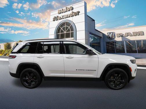 2023 Jeep Grand Cherokee Altitude