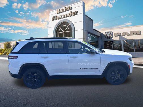2023 Jeep Grand Cherokee Altitude