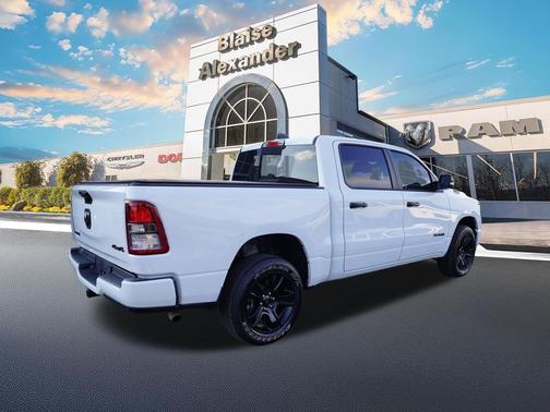 Bright White Clearcoat 2023 RAM 1500 Big Horn/Lone Star