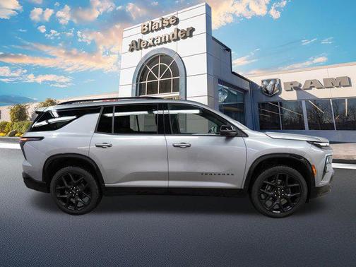 2025 Chevrolet Traverse RS