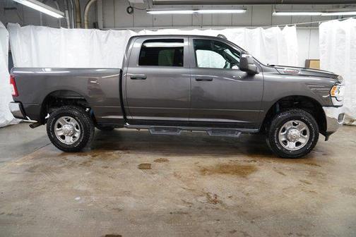 2023 RAM 2500 Tradesman Crew Cab 4x4 6'4' Box