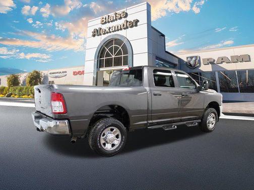 2023 RAM 2500 Tradesman Crew Cab 4x4 6'4' Box