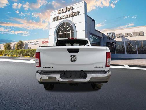 Bright White Clearcoat 2024 RAM 2500 Big Horn Crew Cab 4x4 6'4' Box