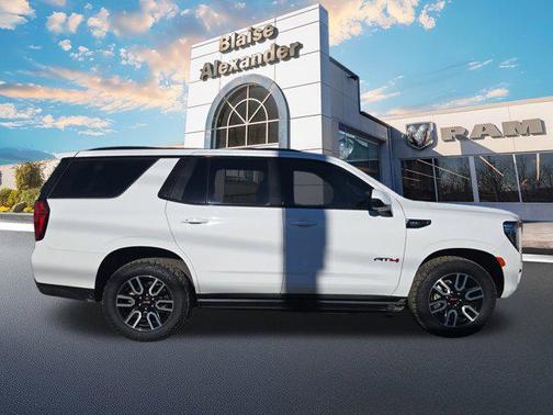 2023 GMC Yukon 4WD AT4