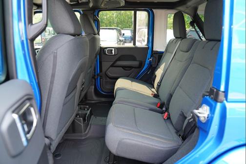 hydro blue pearlcoat 2026 Jeep Wrangler 4-Door Sahara 4x4