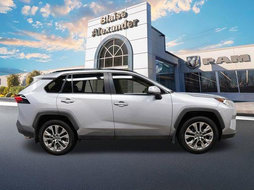 2019 Toyota RAV4 XLE Premium