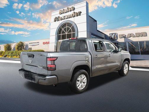 2022 Nissan Frontier SV