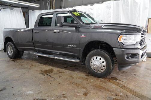 Granite Crystal Metallic Clearcoat 2022 RAM 3500 Big Horn Crew Cab 4x4 8' Box