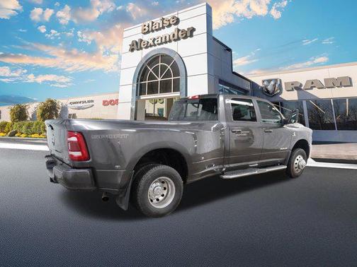 Granite Crystal Metallic Clearcoat 2022 RAM 3500 Big Horn Crew Cab 4x4 8' Box