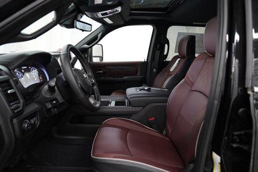 Diamond Black Crystal Pearlcoat 2026 RAM 2500 Limited Crew Cab 4x4 6'4' Box