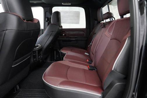 Diamond Black Crystal Pearlcoat 2026 RAM 2500 Limited Crew Cab 4x4 6'4' Box