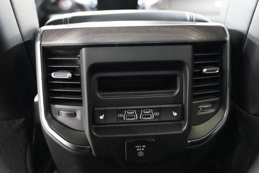 2025 RAM 2500 Laramie Crew Cab 4x4 6'4' Box