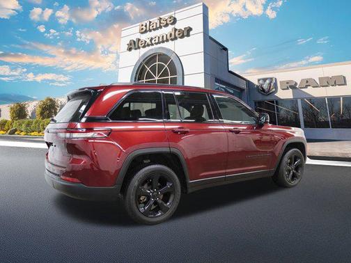 2022 Jeep Grand Cherokee Altitude