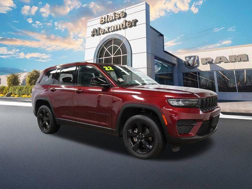 2022 Jeep Grand Cherokee Altitude