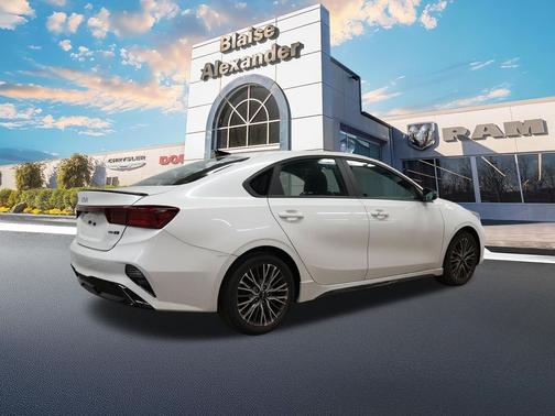 Snow White Pearl 2022 Kia Forte GT-Line