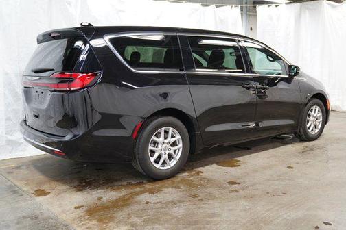 2025 Chrysler Pacifica L