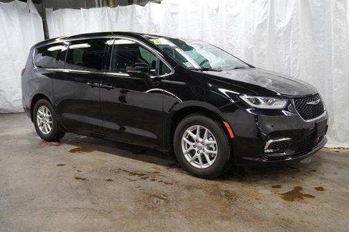 2025 Chrysler Pacifica L