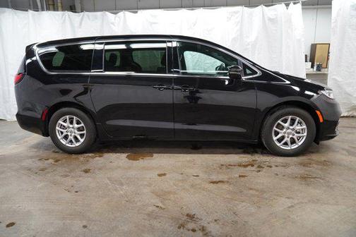 2025 Chrysler Pacifica L