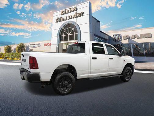 2025 RAM 3500 Tradesman Crew Cab 4x4 6'4' Box
