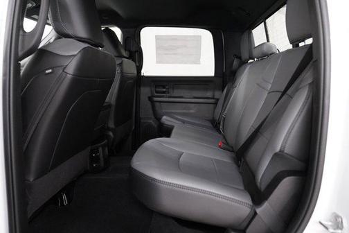 2025 RAM 3500 Tradesman Crew Cab 4x4 6'4' Box