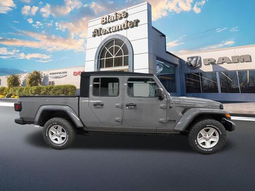 Sting-Gray Clearcoat 2022 Jeep Gladiator Sport S