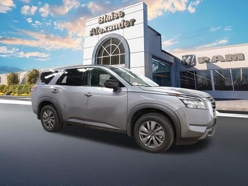 Gun Metallic 2025 Nissan Pathfinder S FWD