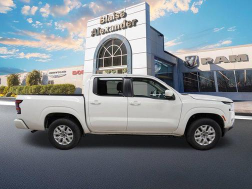 2023 Nissan Frontier SV