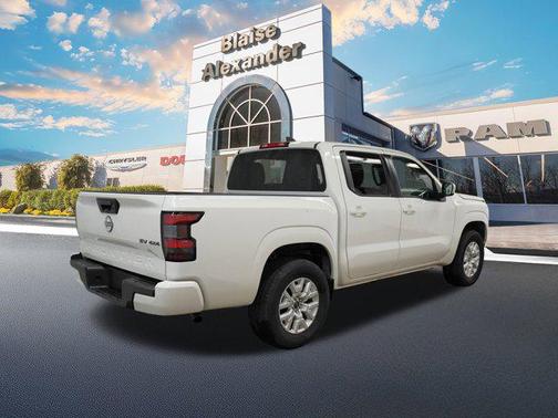 2023 Nissan Frontier SV