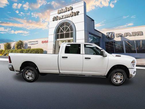 2025 RAM 3500 Tradesman Crew Cab 4x4 8' Box