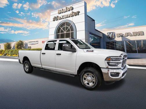 2025 RAM 3500 Tradesman Crew Cab 4x4 8' Box