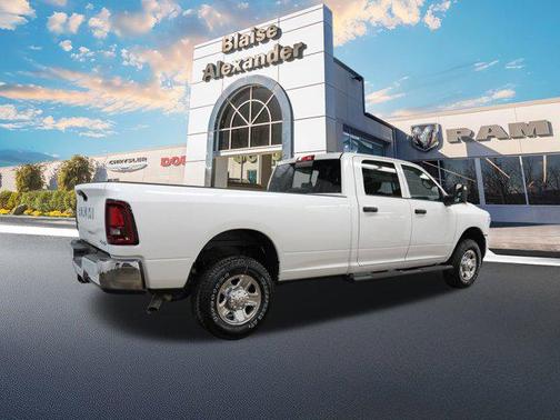 2025 RAM 3500 Tradesman Crew Cab 4x4 8' Box