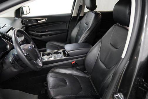 Magnetic Metallic 2019 Ford Edge Titanium