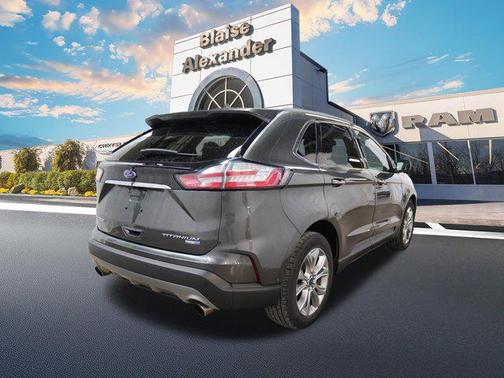 Magnetic Metallic 2019 Ford Edge Titanium