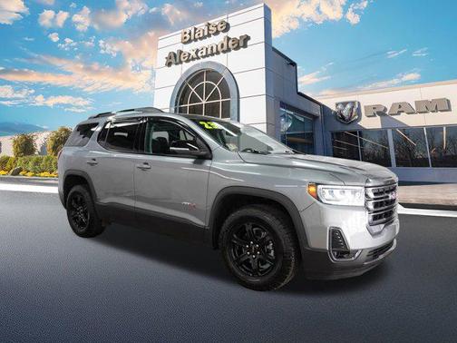 2023 GMC Acadia AWD AT4