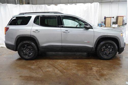 2023 GMC Acadia AWD AT4