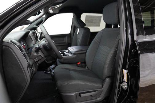 2025 RAM 3500 Tradesman Crew Cab 4x4 6'4' Box