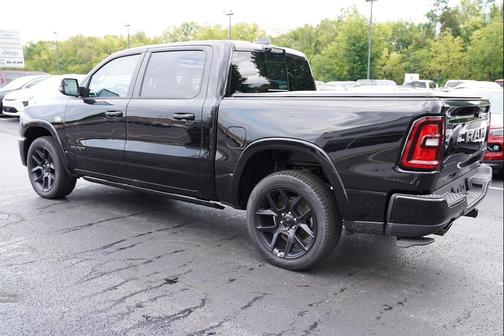 Diamond Black Crystal Pearlcoat 2026 RAM 1500 Laramie