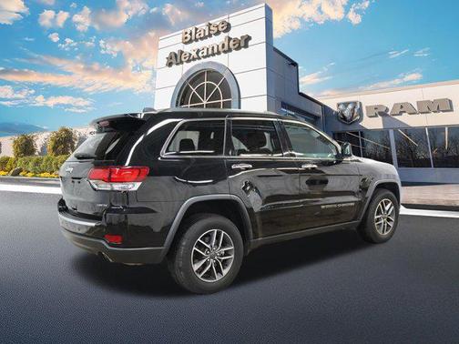 Diamond Black Crystal Pearlcoat 2022 Jeep Grand Cherokee Limited