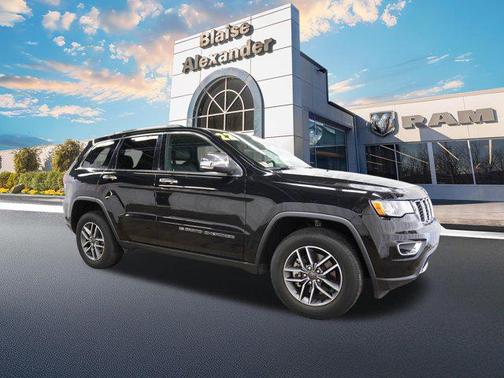 Diamond Black Crystal Pearlcoat 2022 Jeep Grand Cherokee Limited