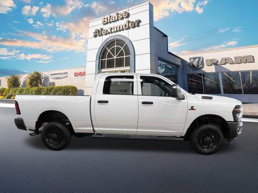 2025 RAM 2500 Tradesman Crew Cab 4x4 6'4' Box