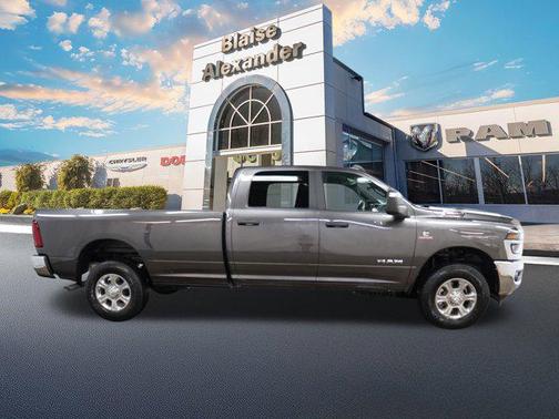 2025 RAM 2500 Big Horn Crew Cab 4x4 8' Box