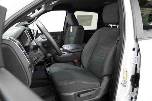 2025 RAM 2500 Big Horn Crew Cab 4x4 8' Box