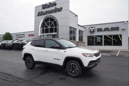 Bright White Clearcoat 2026 Jeep Compass Trailhawk