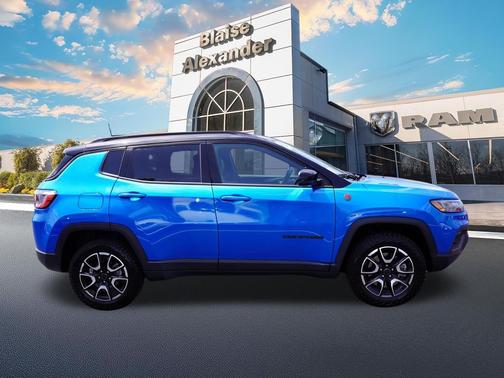 Hydro Blue Pearlcoat 2026 Jeep Compass Trailhawk