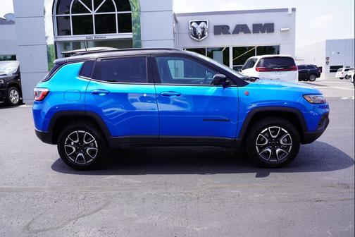 Hydro Blue Pearlcoat 2026 Jeep Compass Trailhawk